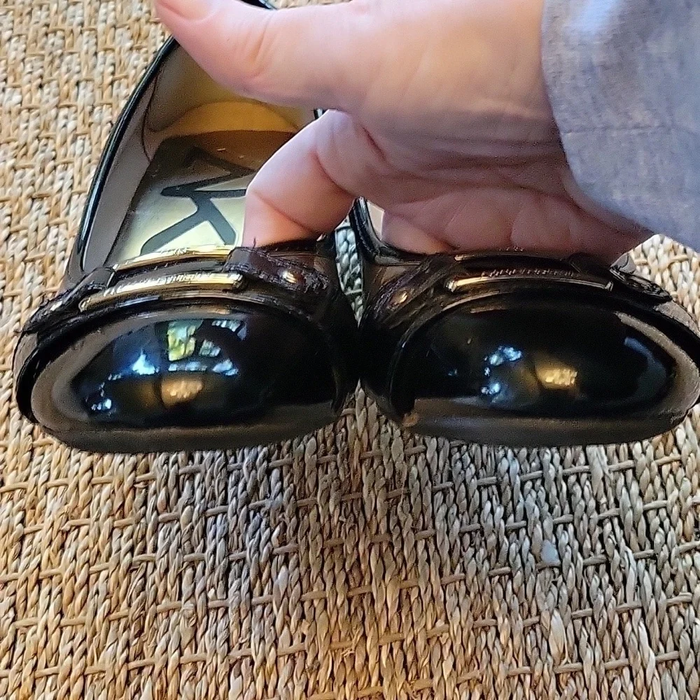 ANNE KLEIN SPORT round toe ballet shoes.  Slight wedge.  Size is 9.